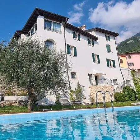 Borgo Borago Brenzone sul Garda