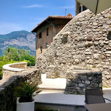 Borgo Borago * Brenzone sul Garda