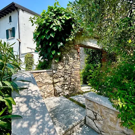 Borgo Borago Apartment Brenzone sul Garda