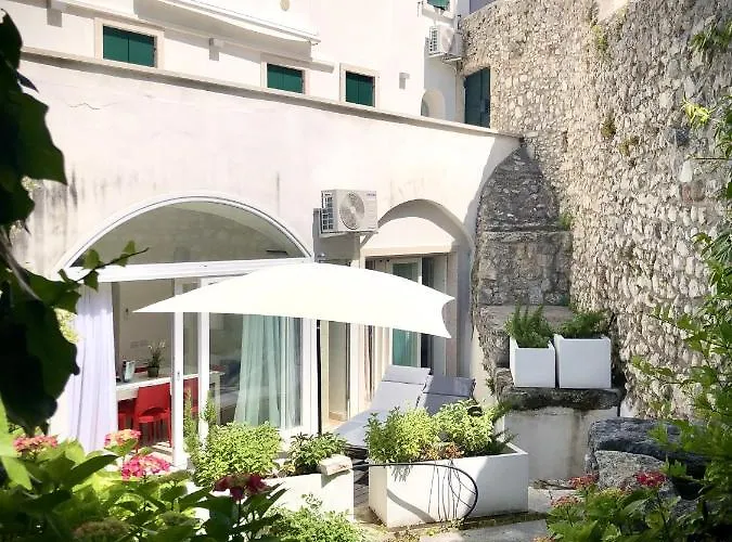 Borgo Borago * Бренцоне-суль-Гарда