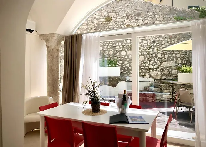 Апартаменты Borgo Borago