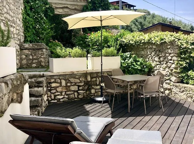 Borgo Borago * Brenzone sul Garda