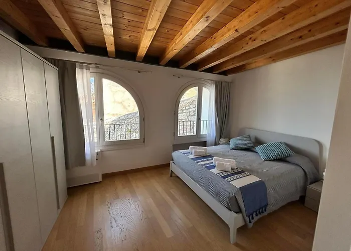 Borgo Borago * Brenzone sul Garda