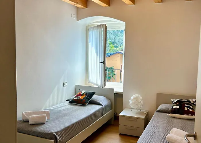 Borgo Borago * Brenzone sul Garda
